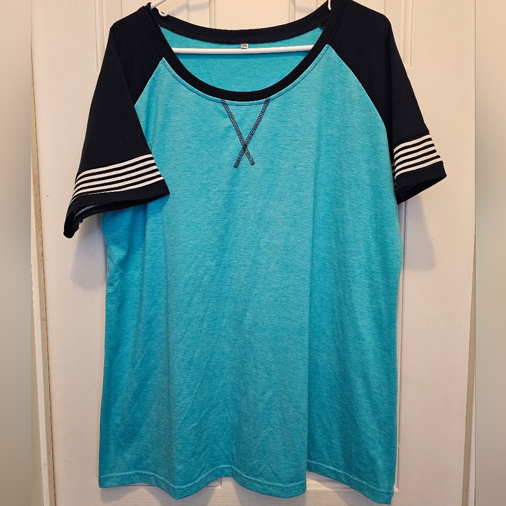 Casual Women's Aqua and Navy Raglan Tee - 2XL